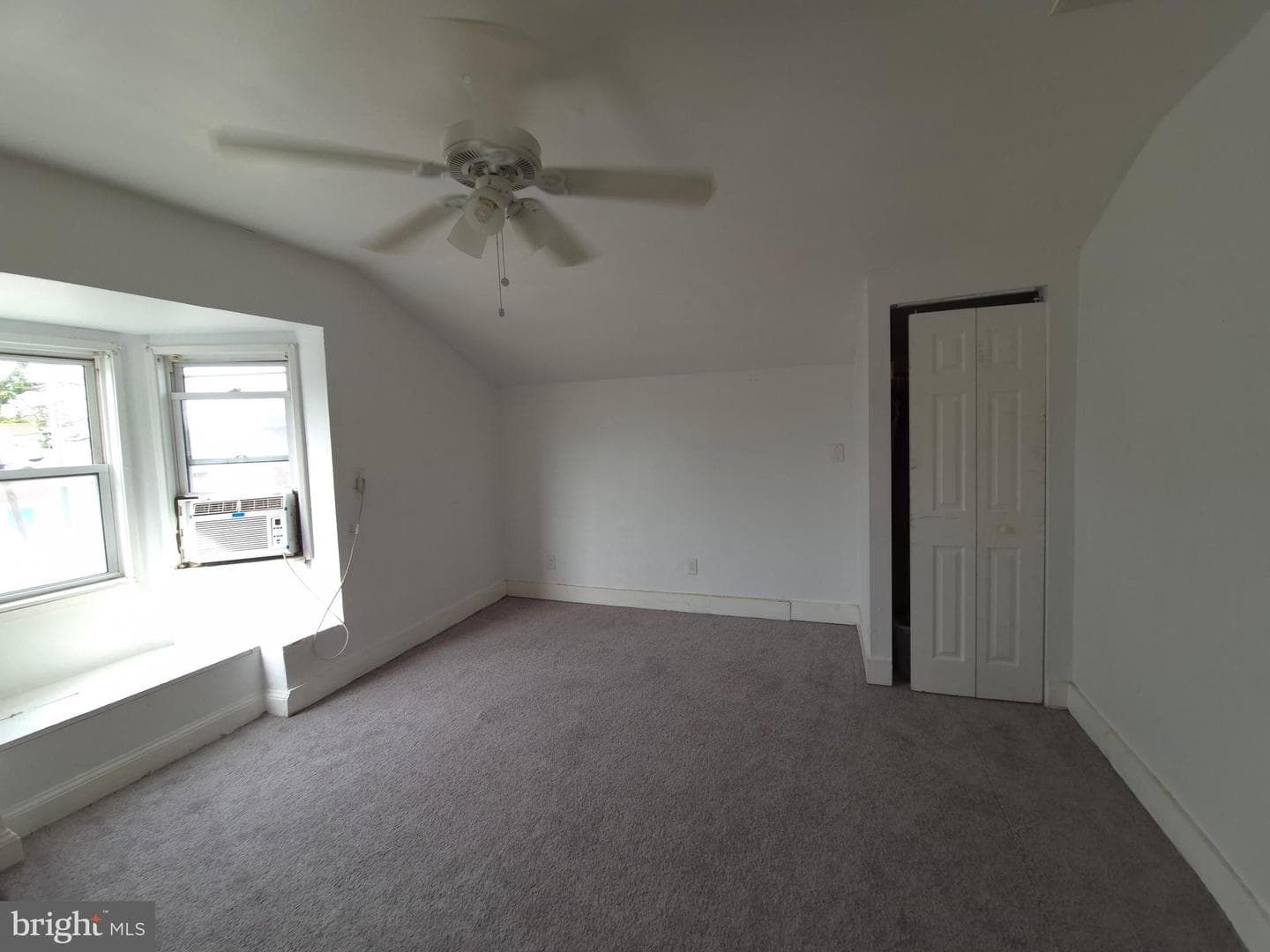 916 Spruce Street photo 32