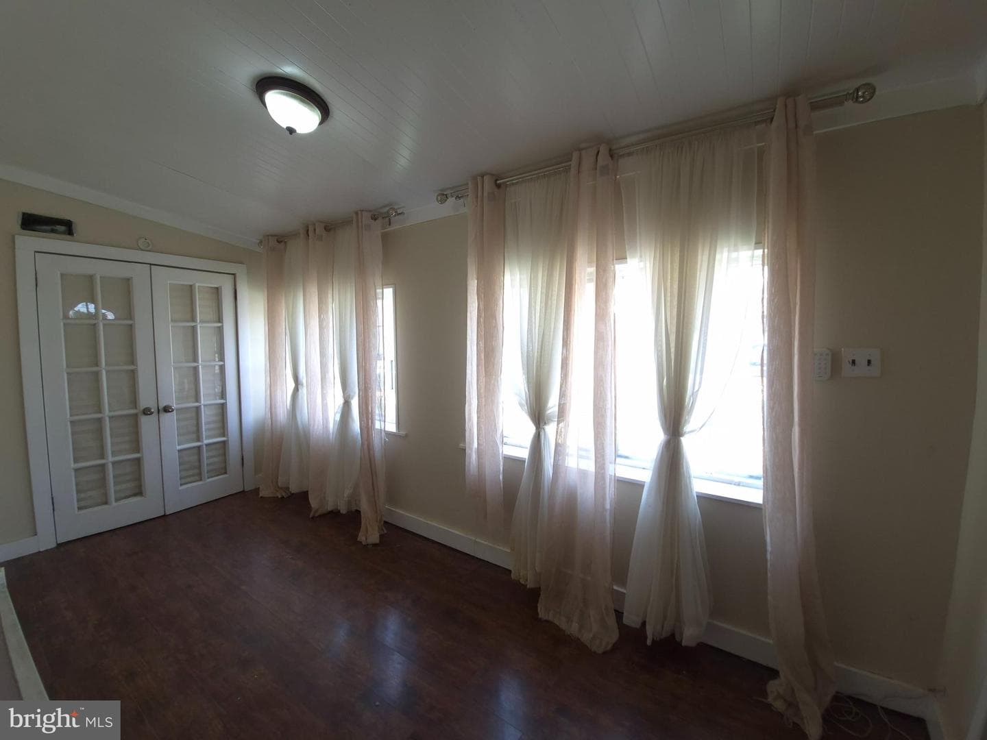 916 Spruce Street photo 5