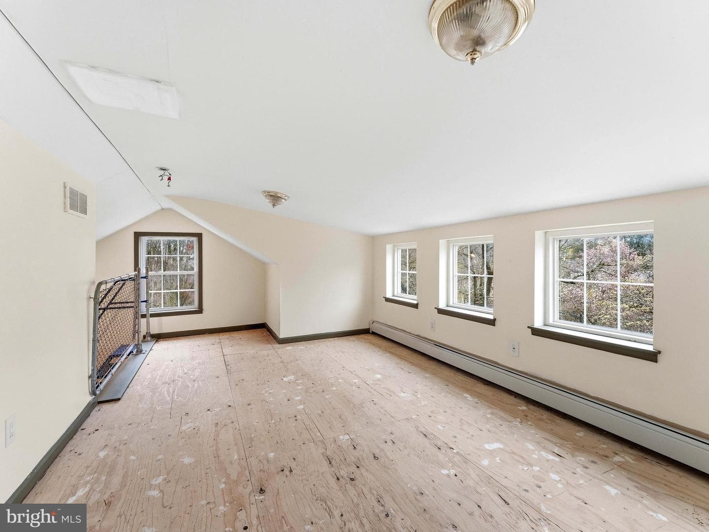 71 W Sproul Road photo 33