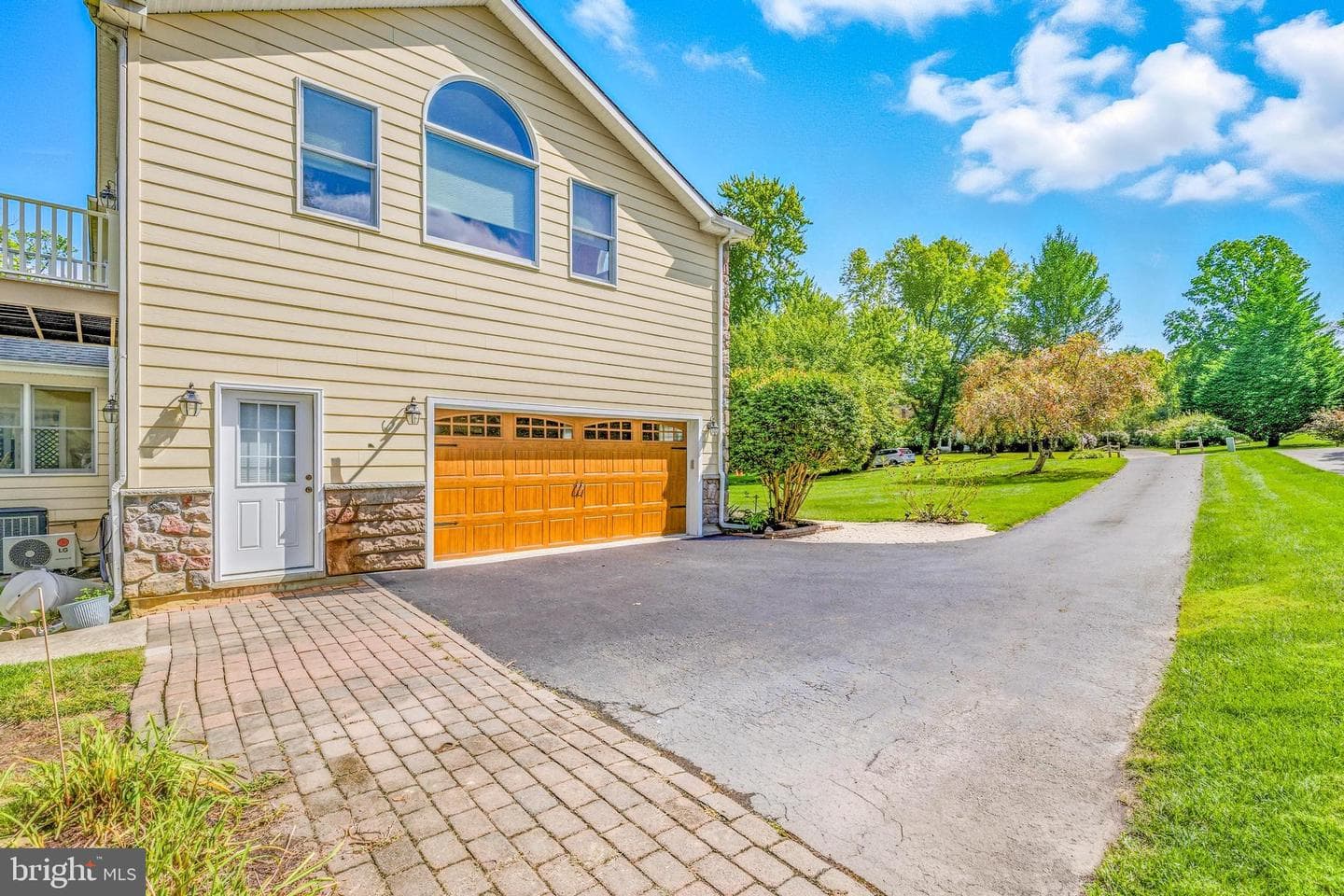 76 Colonial Circle photo 41