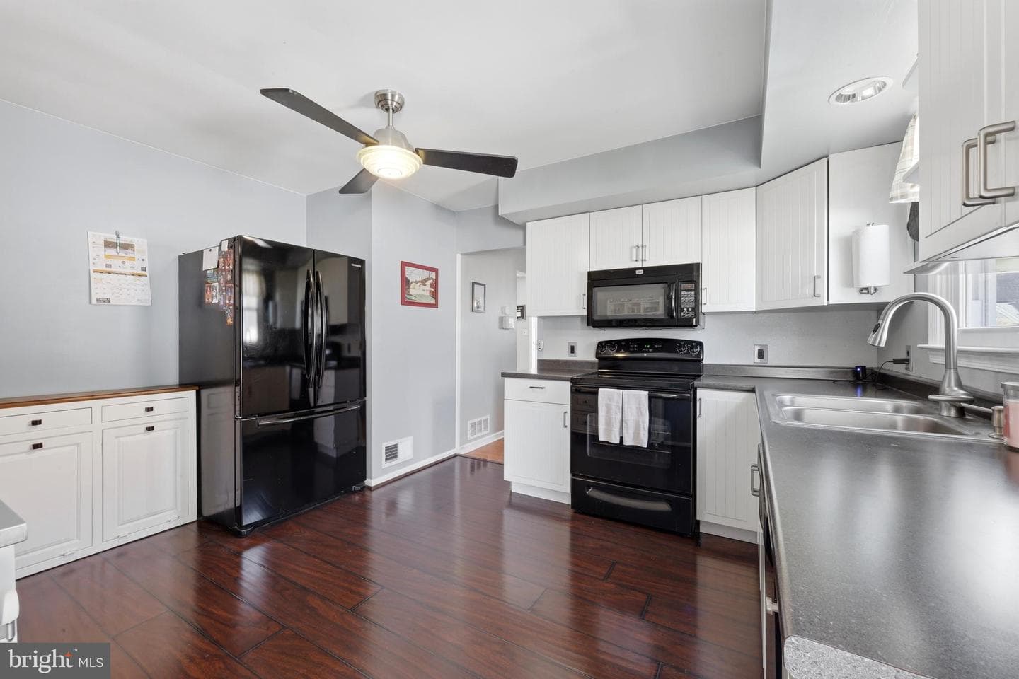 129 E Maple Avenue photo 6