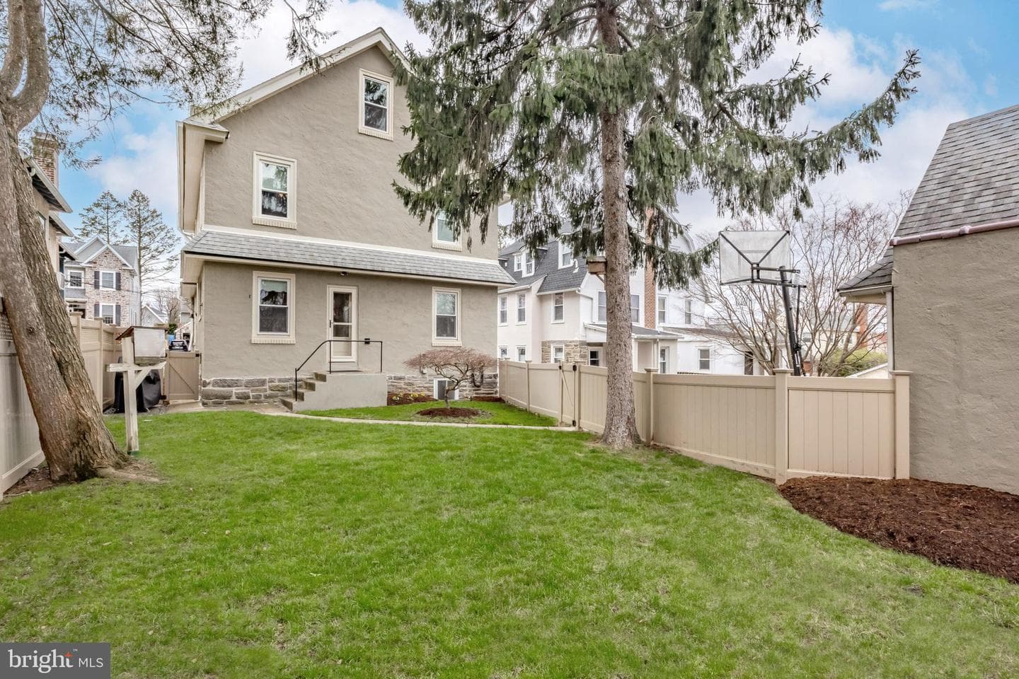 2525 Olcott Avenue photo 49