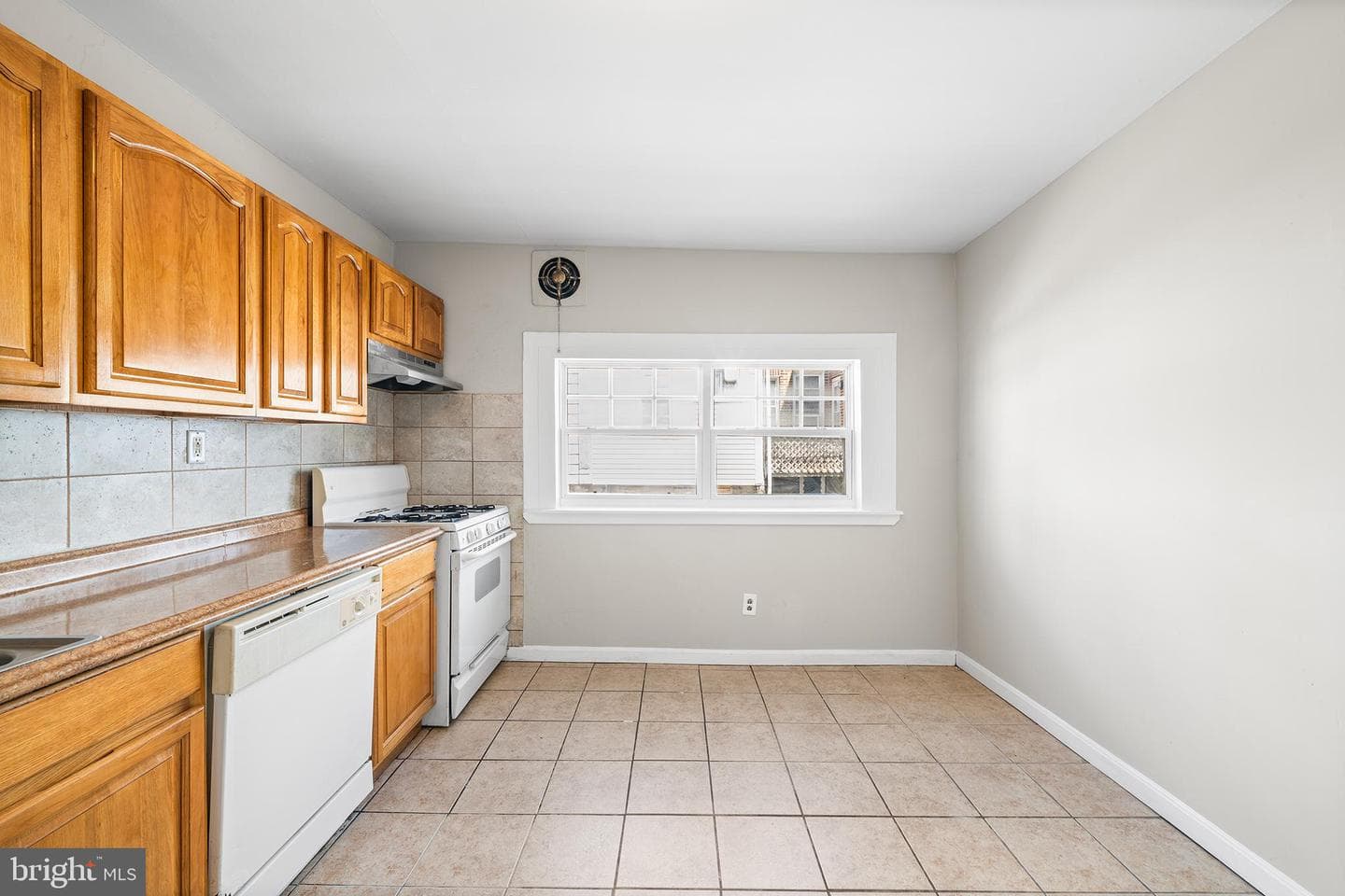 309 Sanford Road photo 11