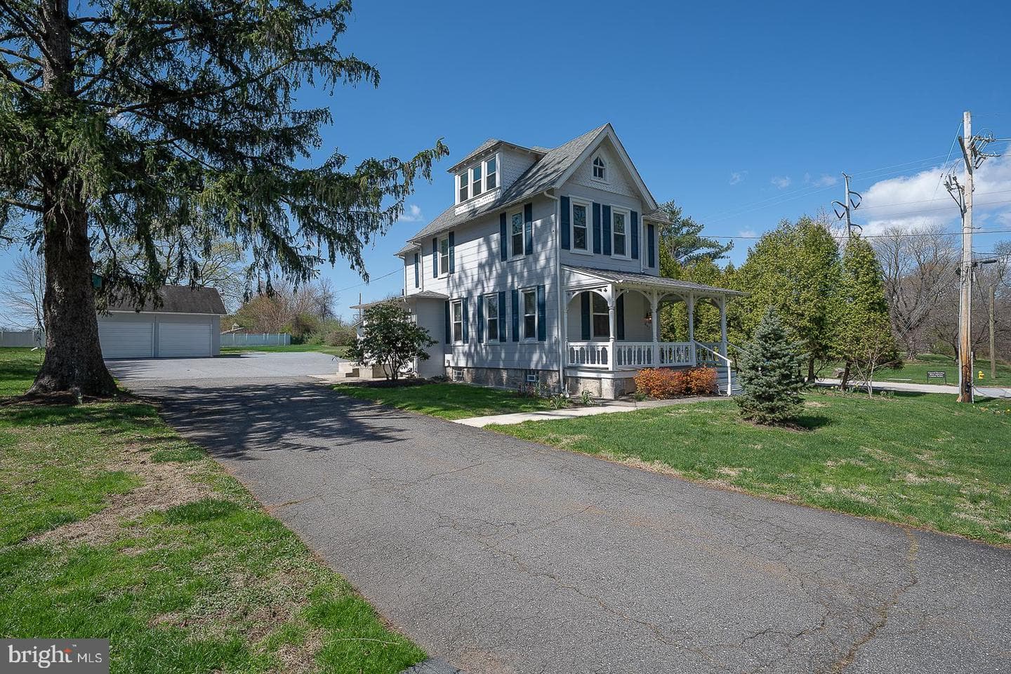 642 Concord Road photo 9