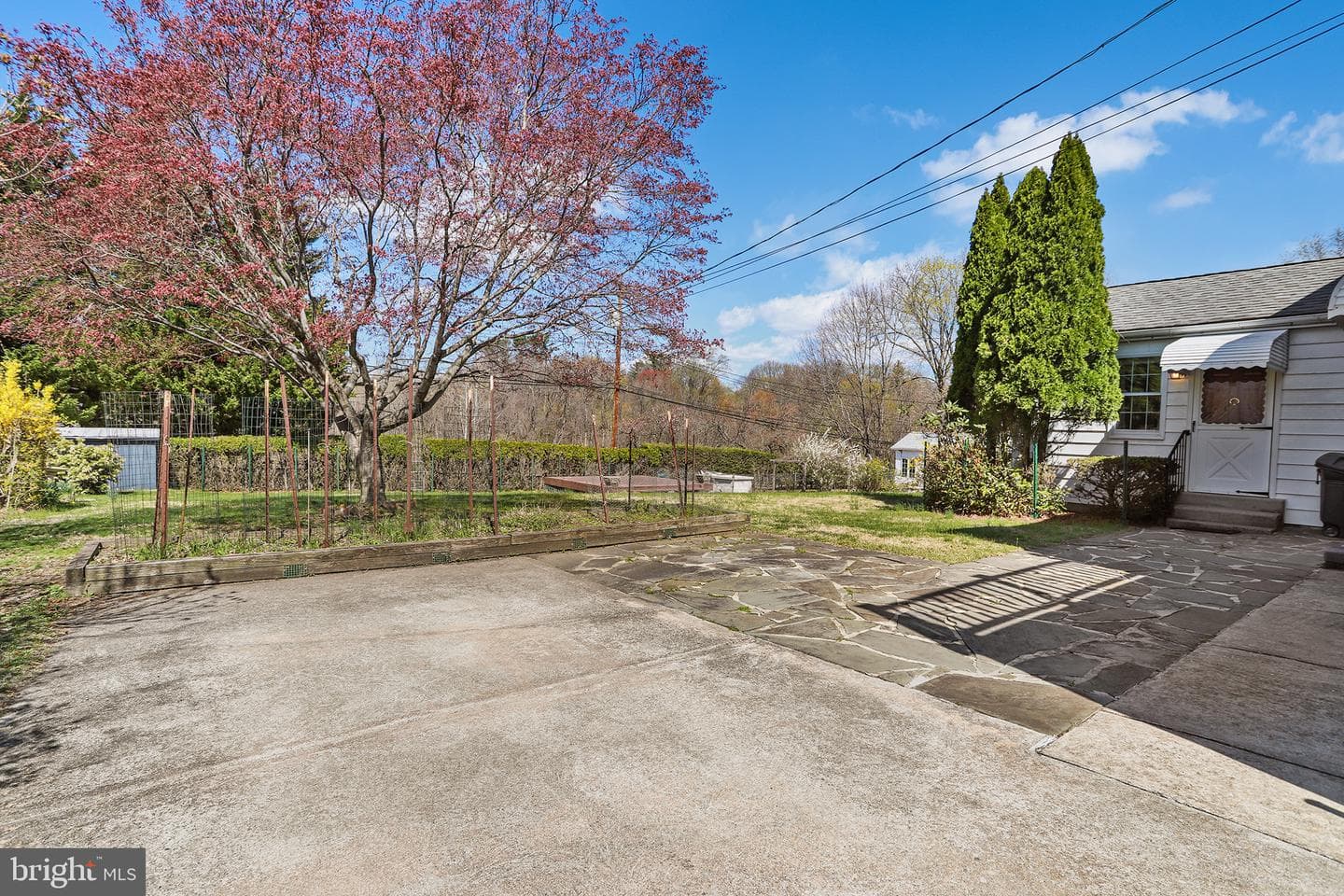 242 N Rolling Road photo 33