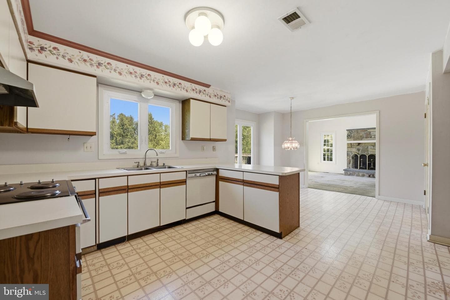 1 Glen Meadow Drive photo 17