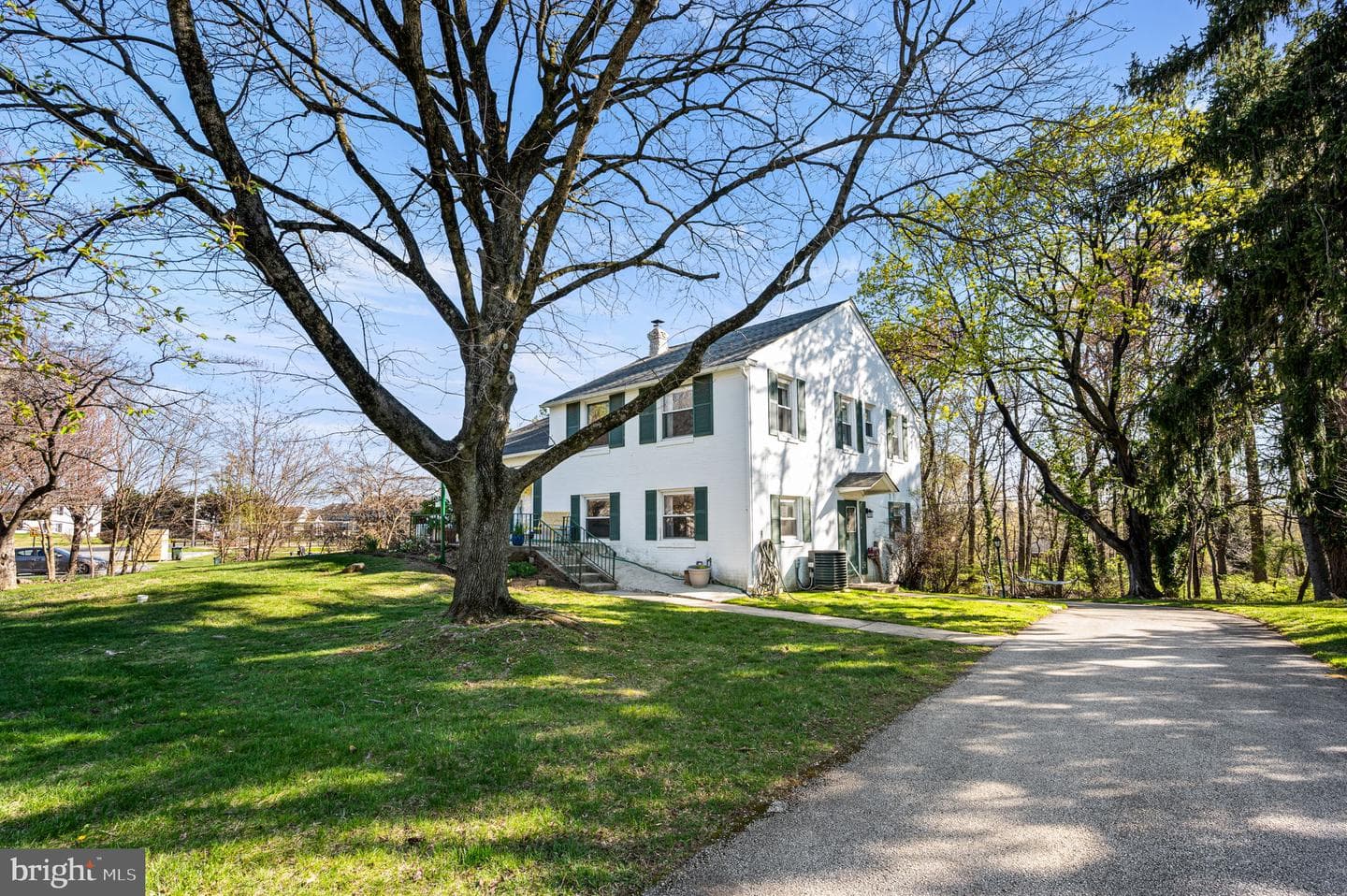 105 Westminster Drive photo 2
