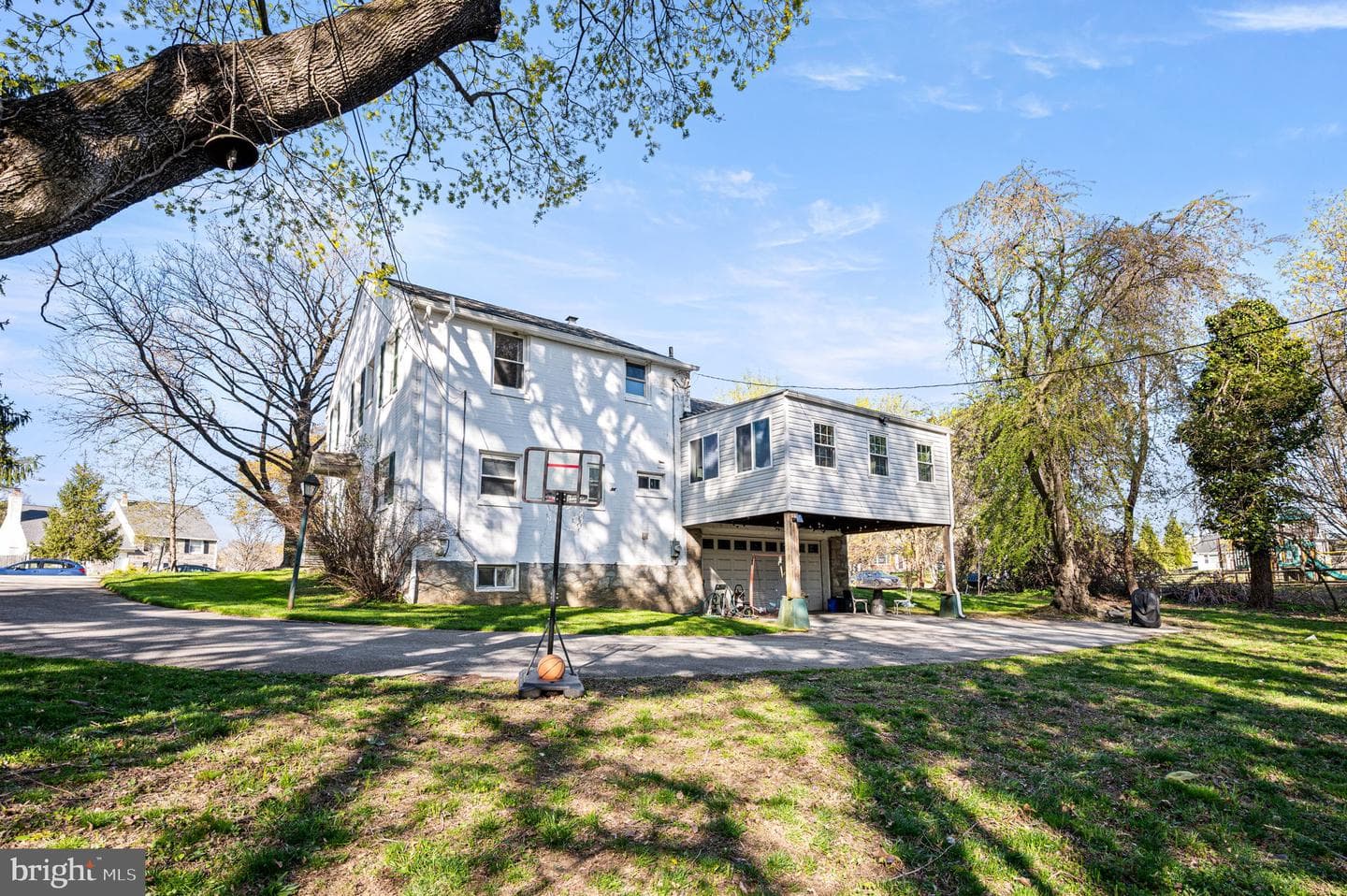 105 Westminster Drive photo 28