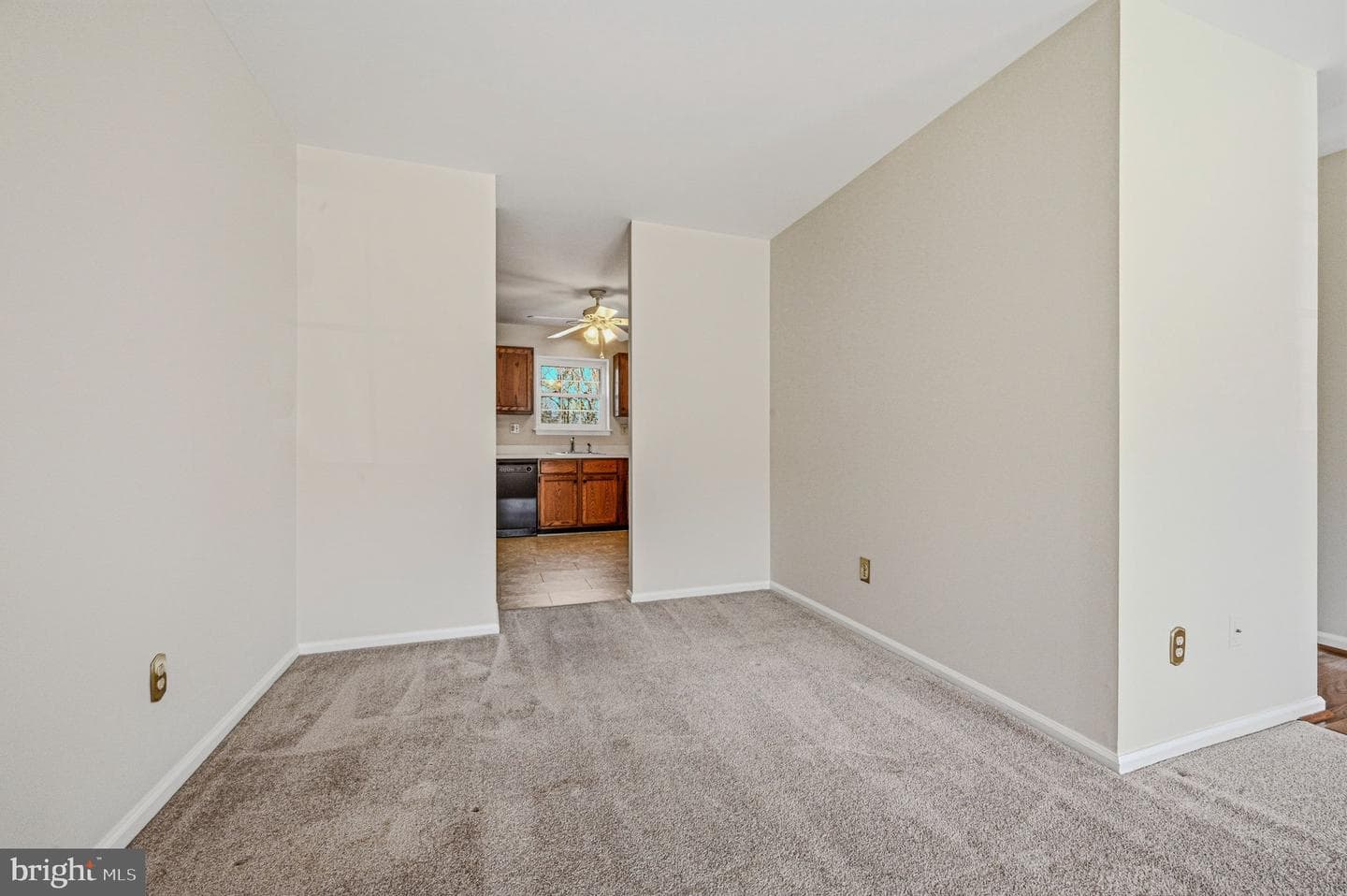 94 Victoria Drive photo 8