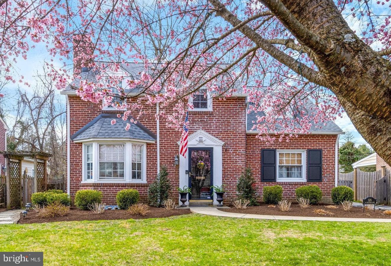 526 W Beechtree Lane photo 2