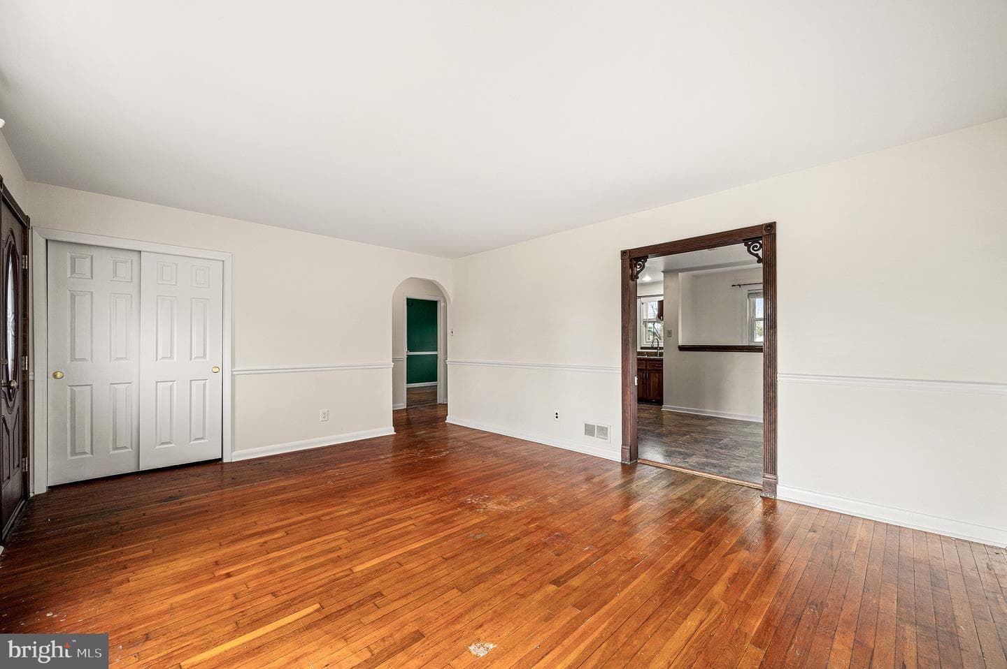 5946 Chichester Avenue photo 4