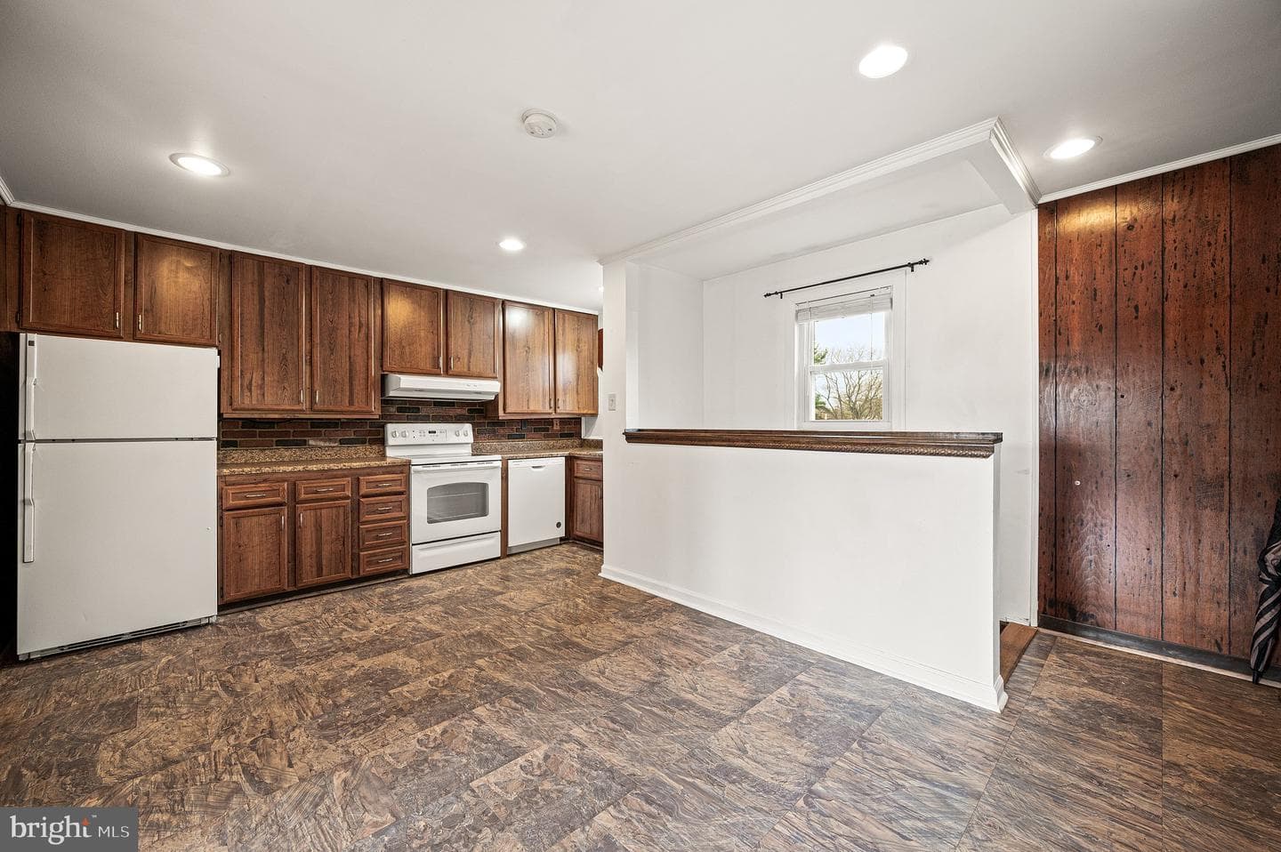 5946 Chichester Avenue photo 8