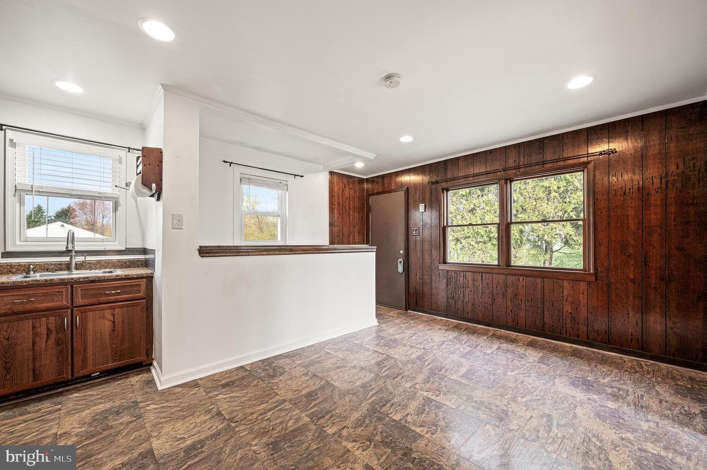 5946 Chichester Avenue photo 9