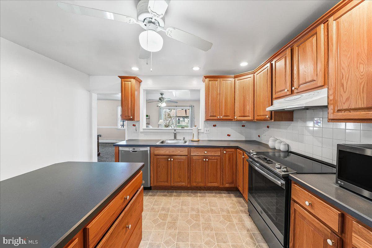 722 Brighton Terrace photo 6