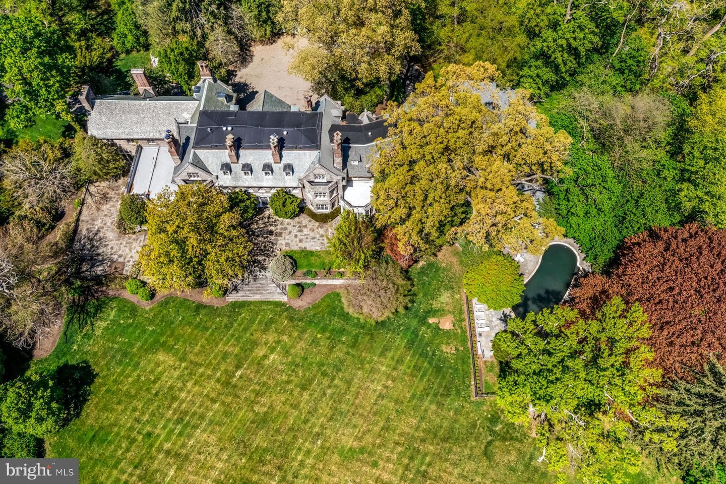 220 Ravenscliff Rd photo 5
