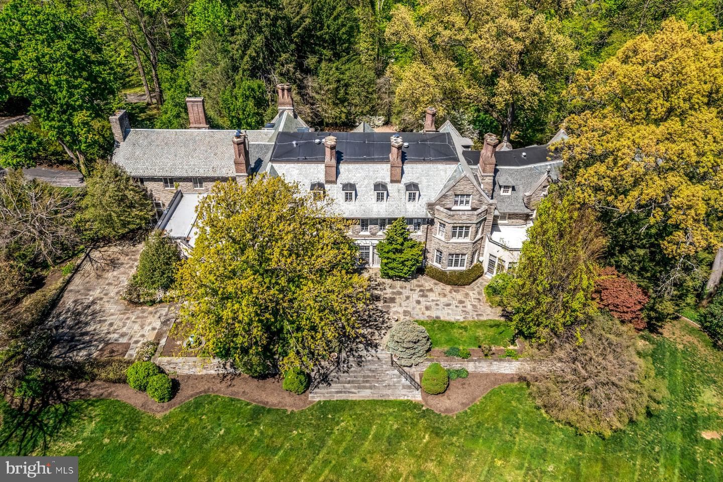 220 Ravenscliff Rd photo 6