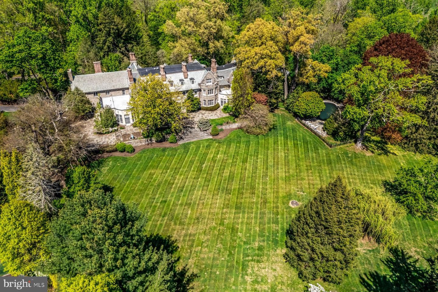 220 Ravenscliff Rd photo 8