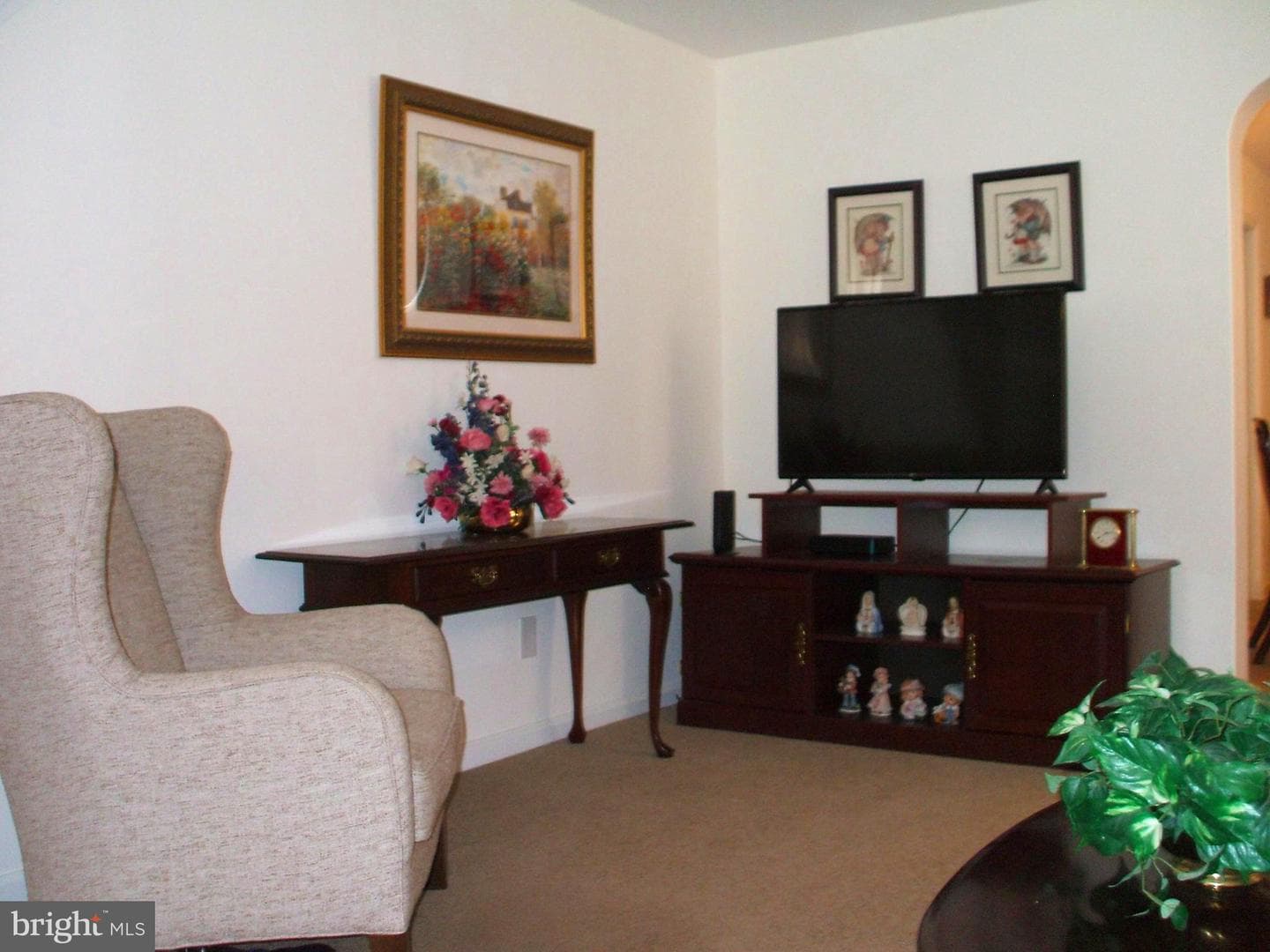 838 Colwell Road photo 2
