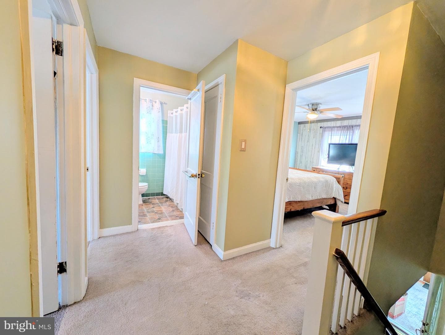 568 Michell Street photo 23