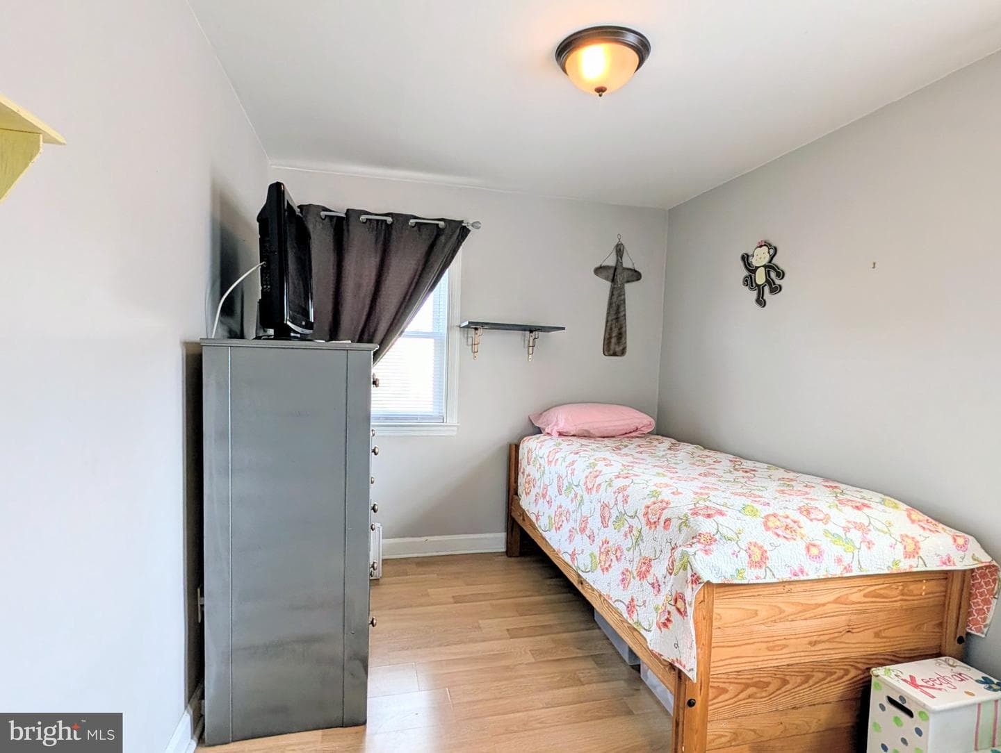 568 Michell Street photo 29