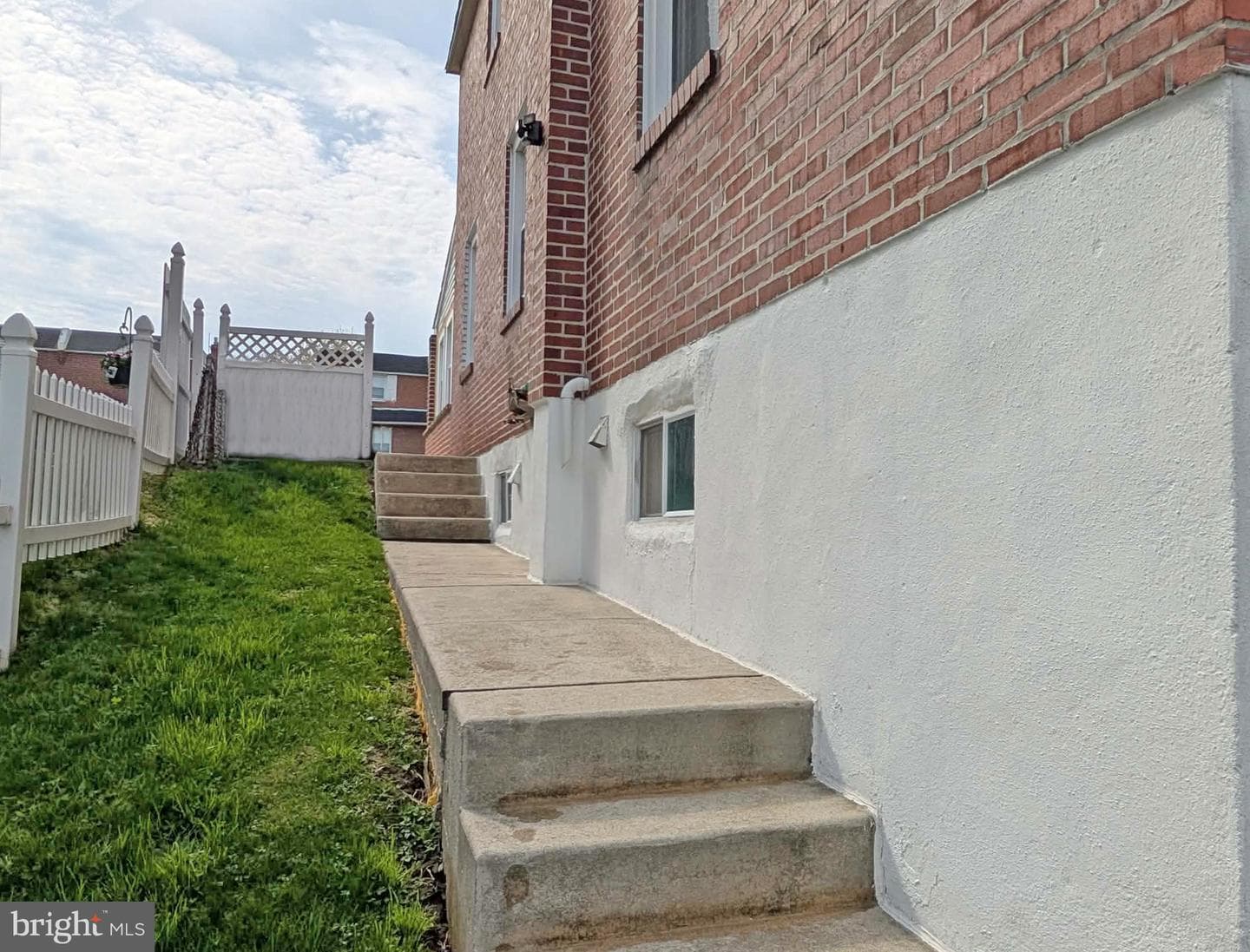 568 Michell Street photo 39