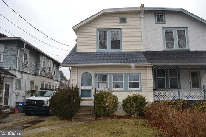 631 10th Avenue photo 3