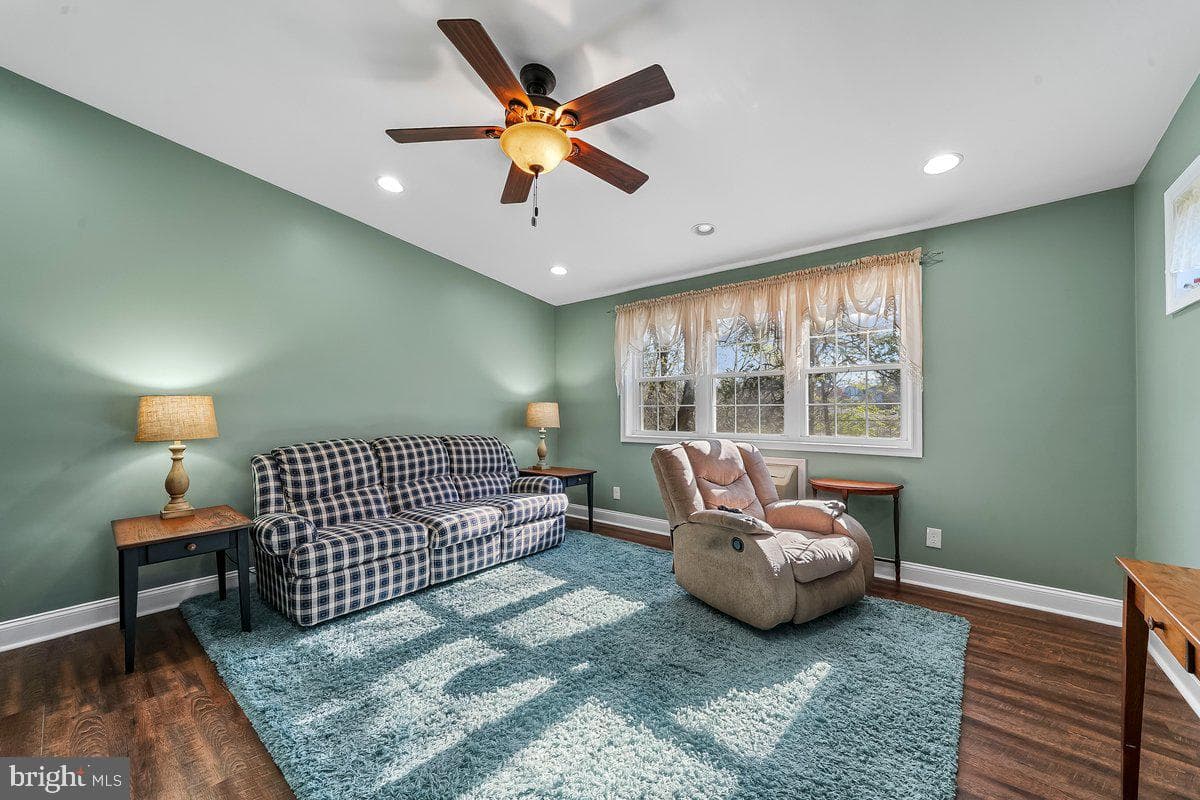 114 Lakeview Drive photo 11