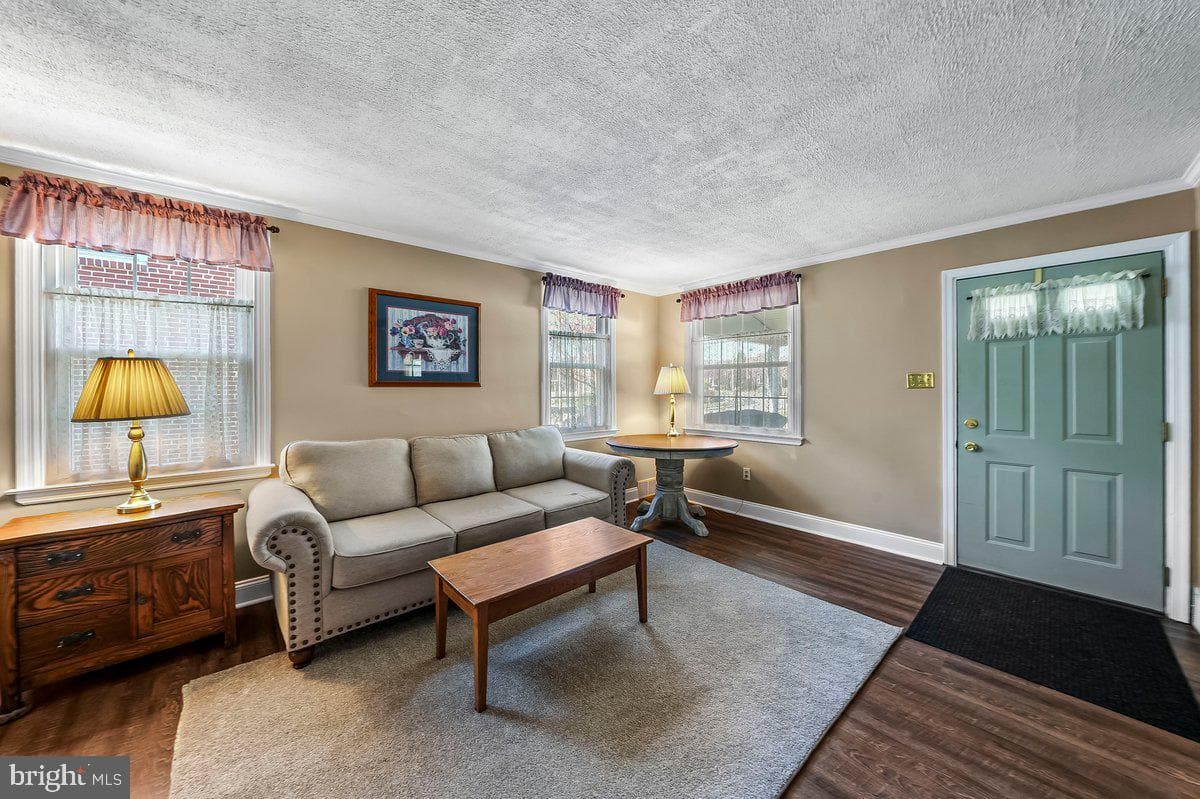 114 Lakeview Drive photo 3