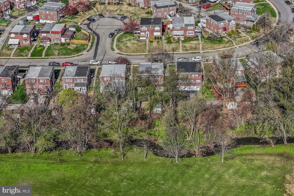 114 Lakeview Drive photo 32