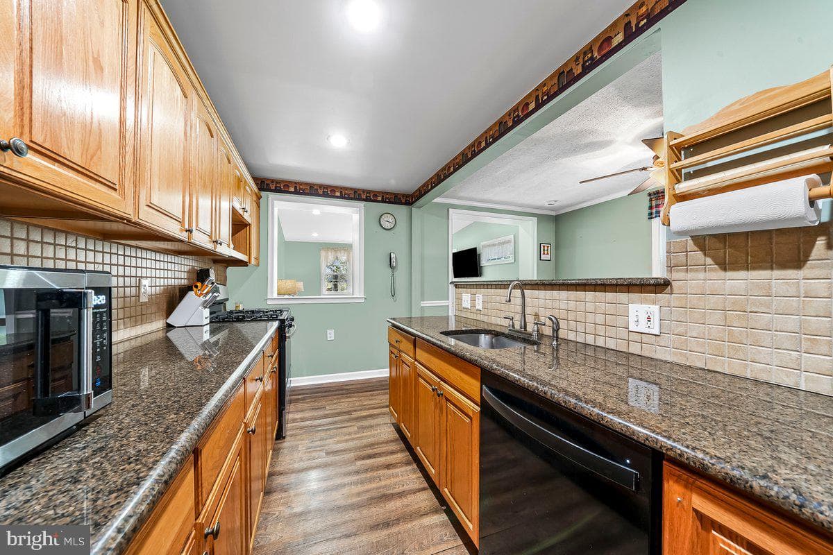114 Lakeview Drive photo 9