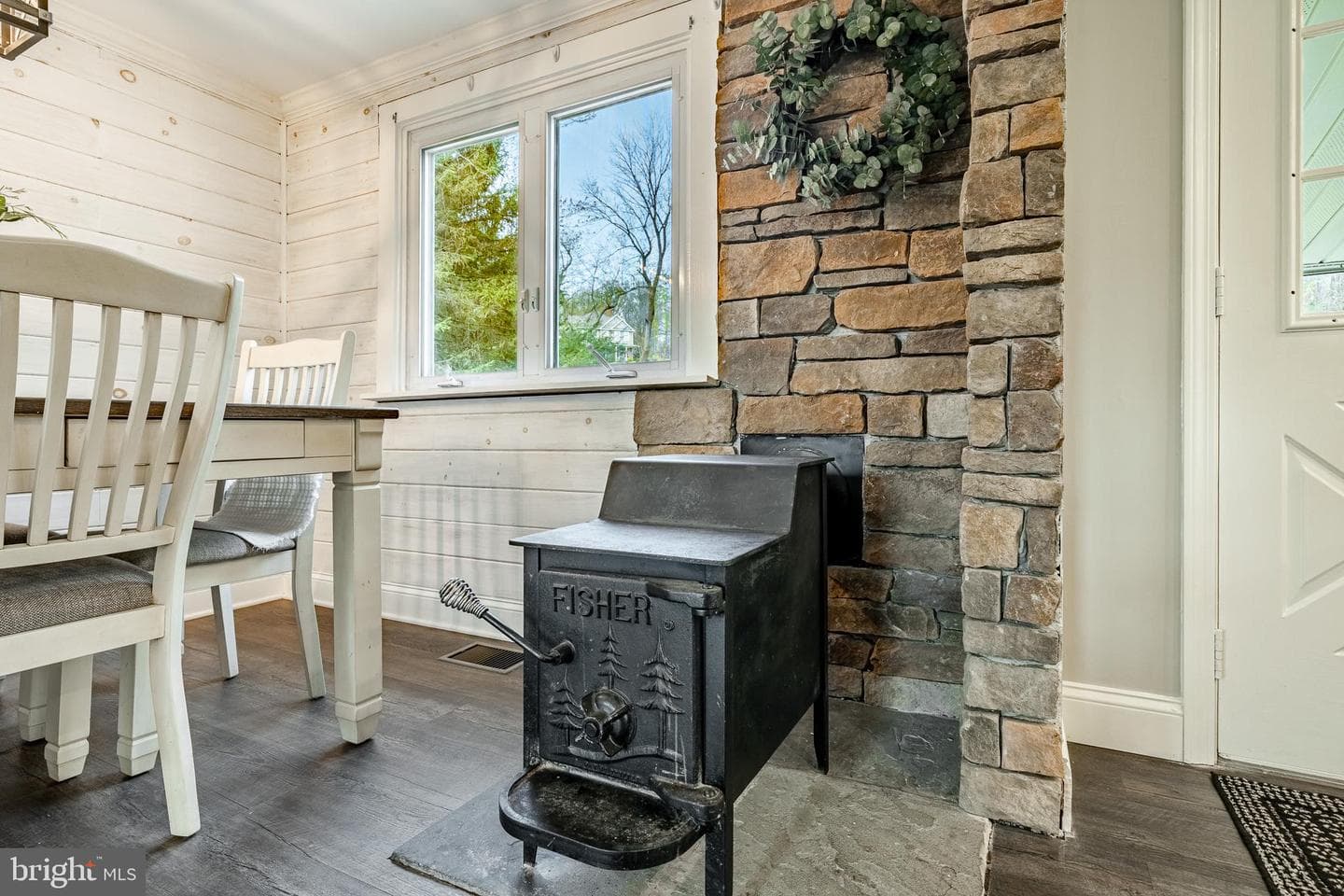 3119 Laughead photo 5