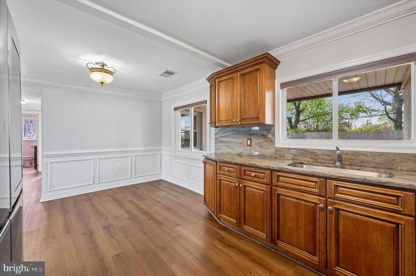 2154 Sproul Road photo 12