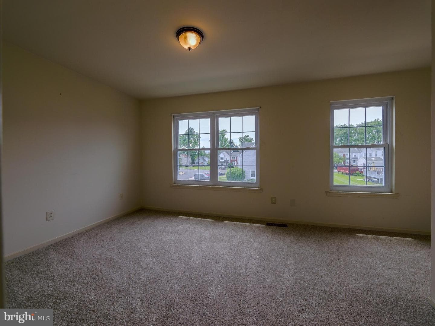 6 Victoria Drive photo 35