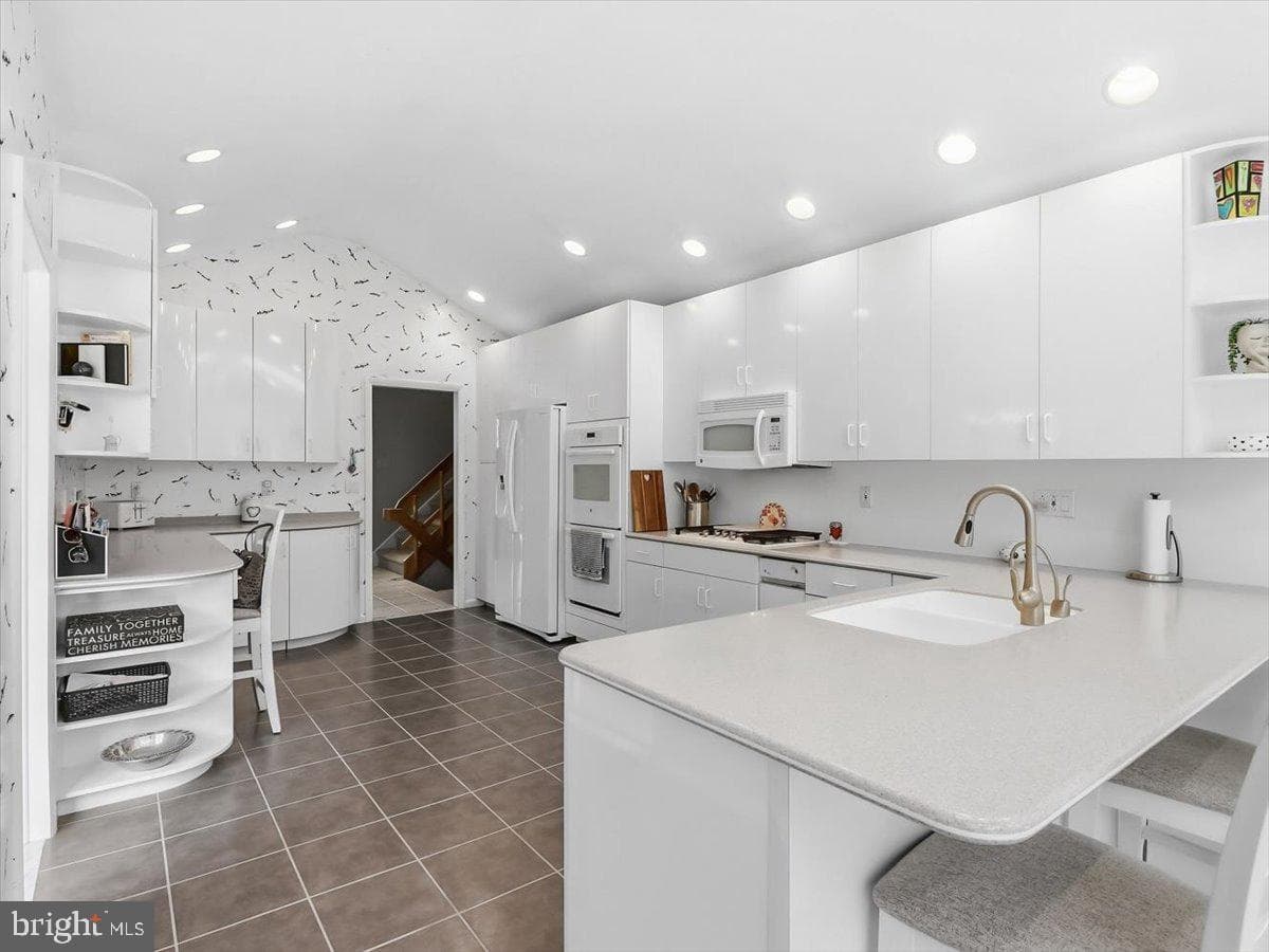 14 Vassar Road photo 9