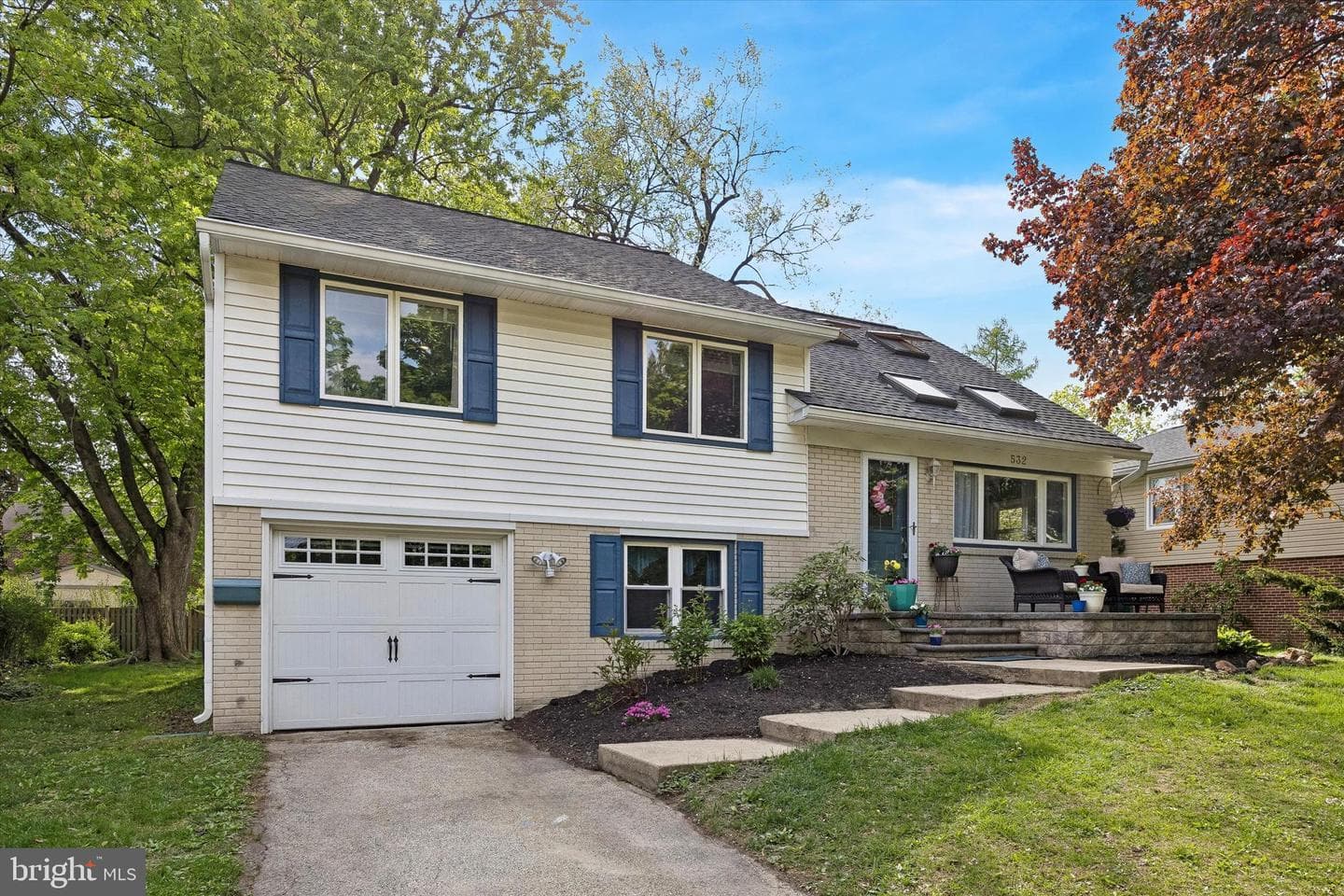 532 Bryn Mawr Avenue photo 1