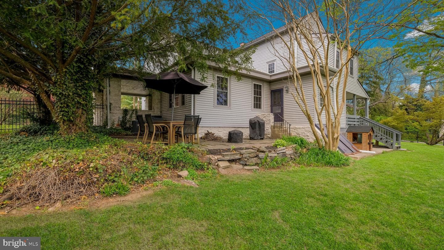 204 W Brookhaven Road photo 34