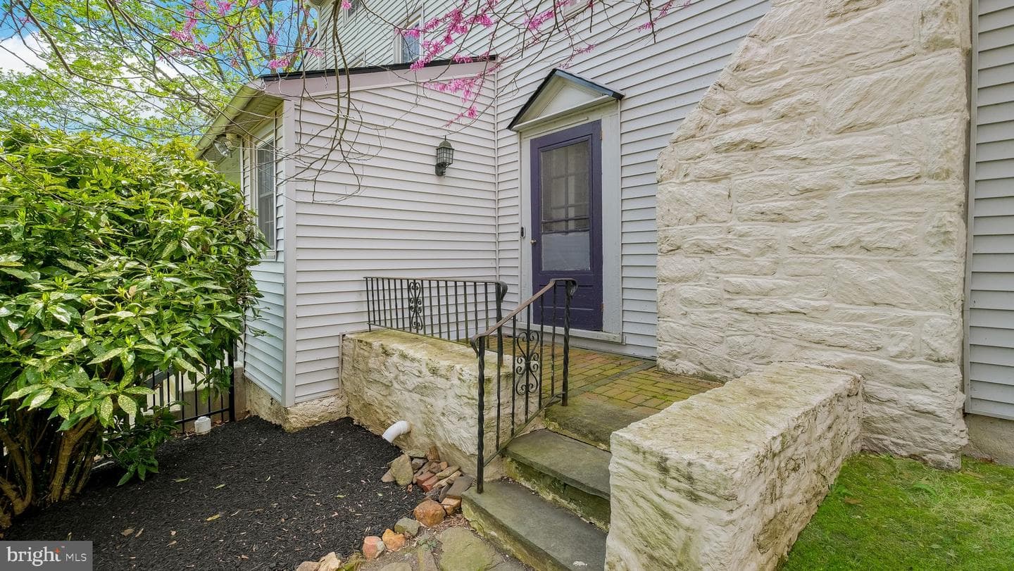 204 W Brookhaven Road photo 38