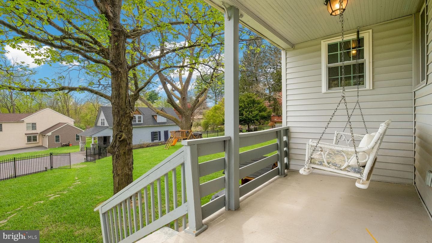 204 W Brookhaven Road photo 45