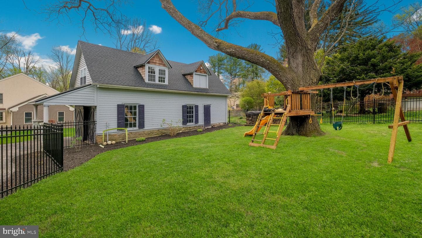204 W Brookhaven Road photo 46