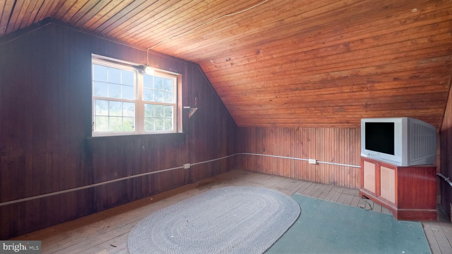 204 W Brookhaven Road photo 51