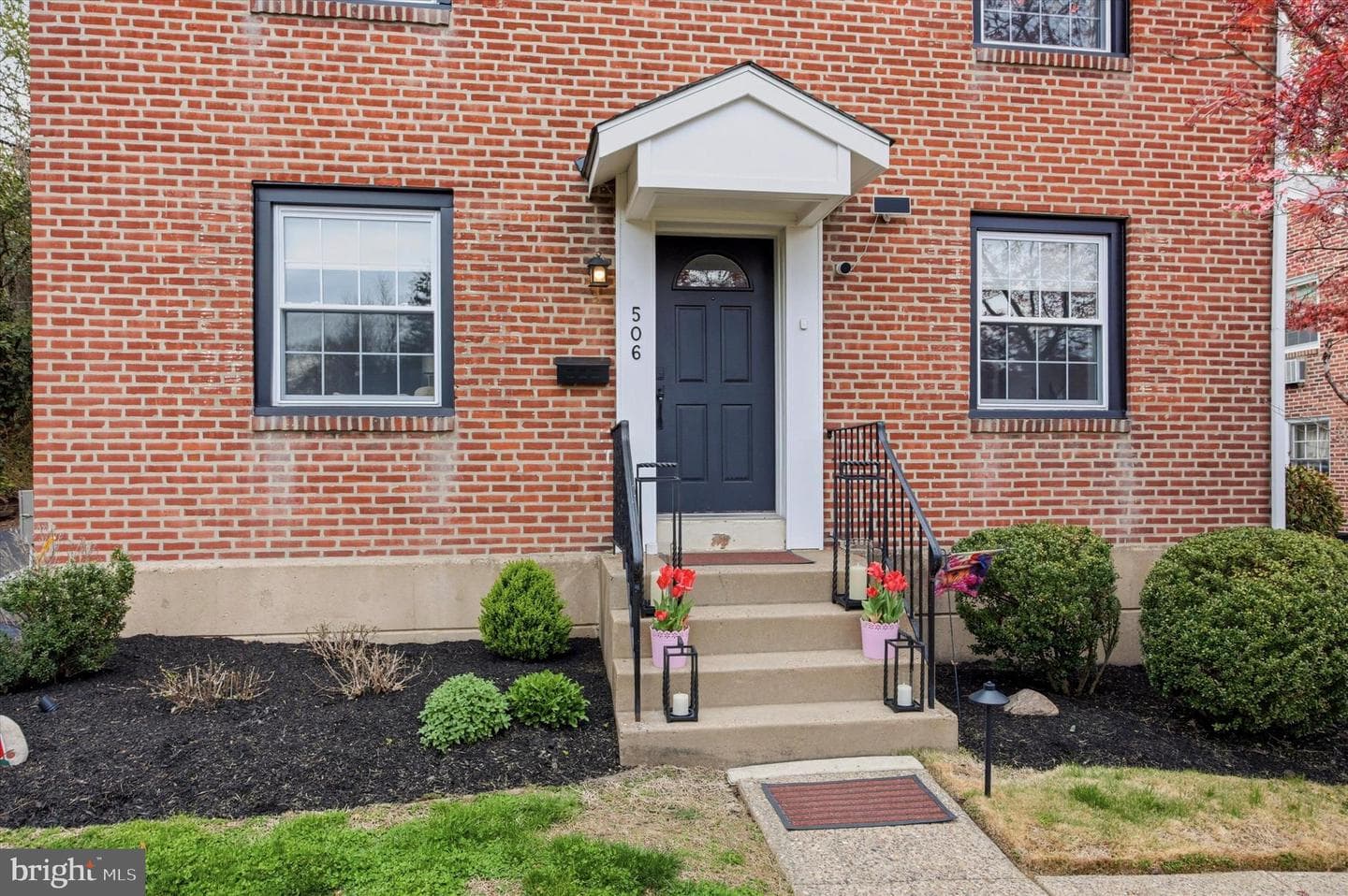 506 Saint Albans Road photo 2