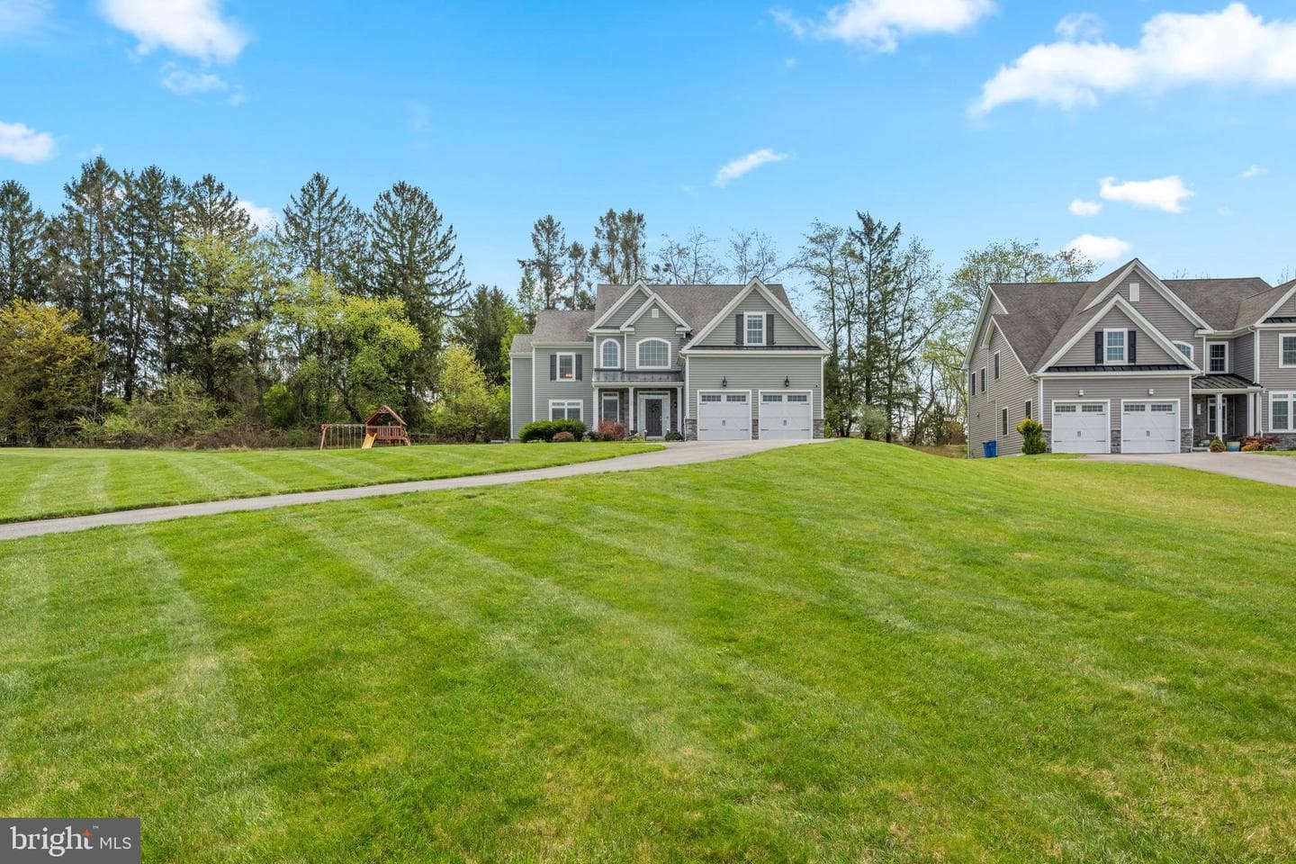 10 Giana Way photo 4