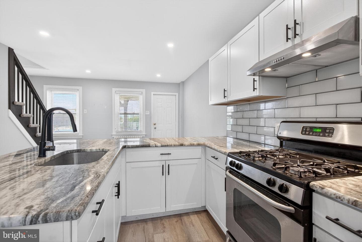 1122 W Ridge Road photo 11