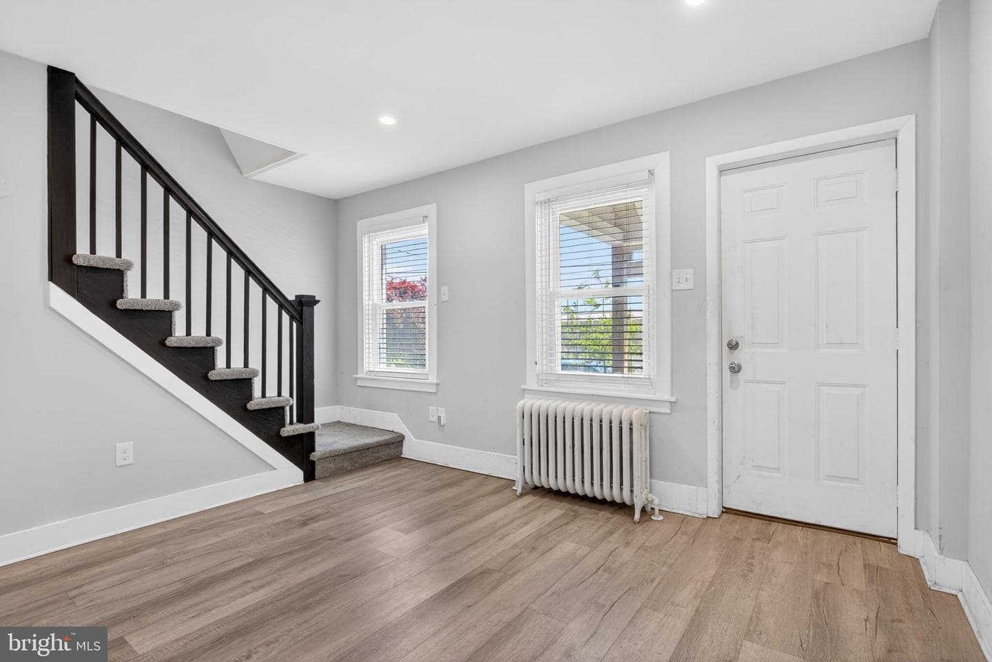 1122 W Ridge Road photo 6