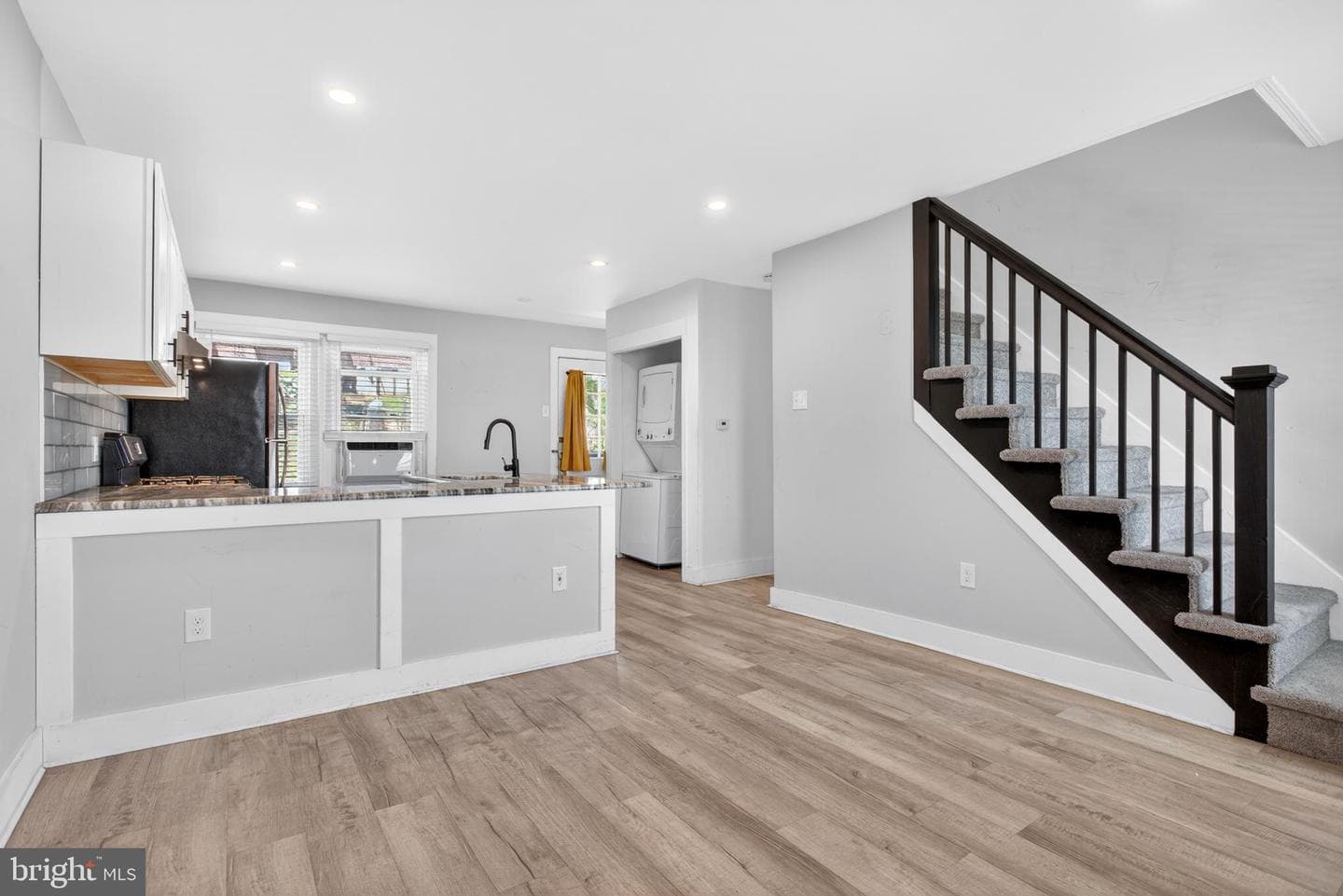 1122 W Ridge Road photo 8
