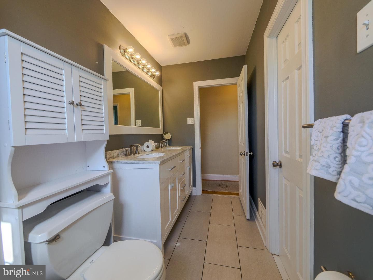 700 Cotton Lane photo 28