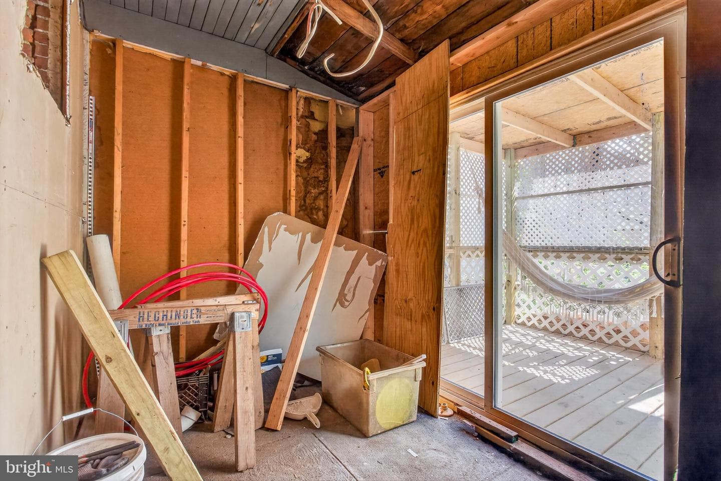 1141 Thomas Street photo 24