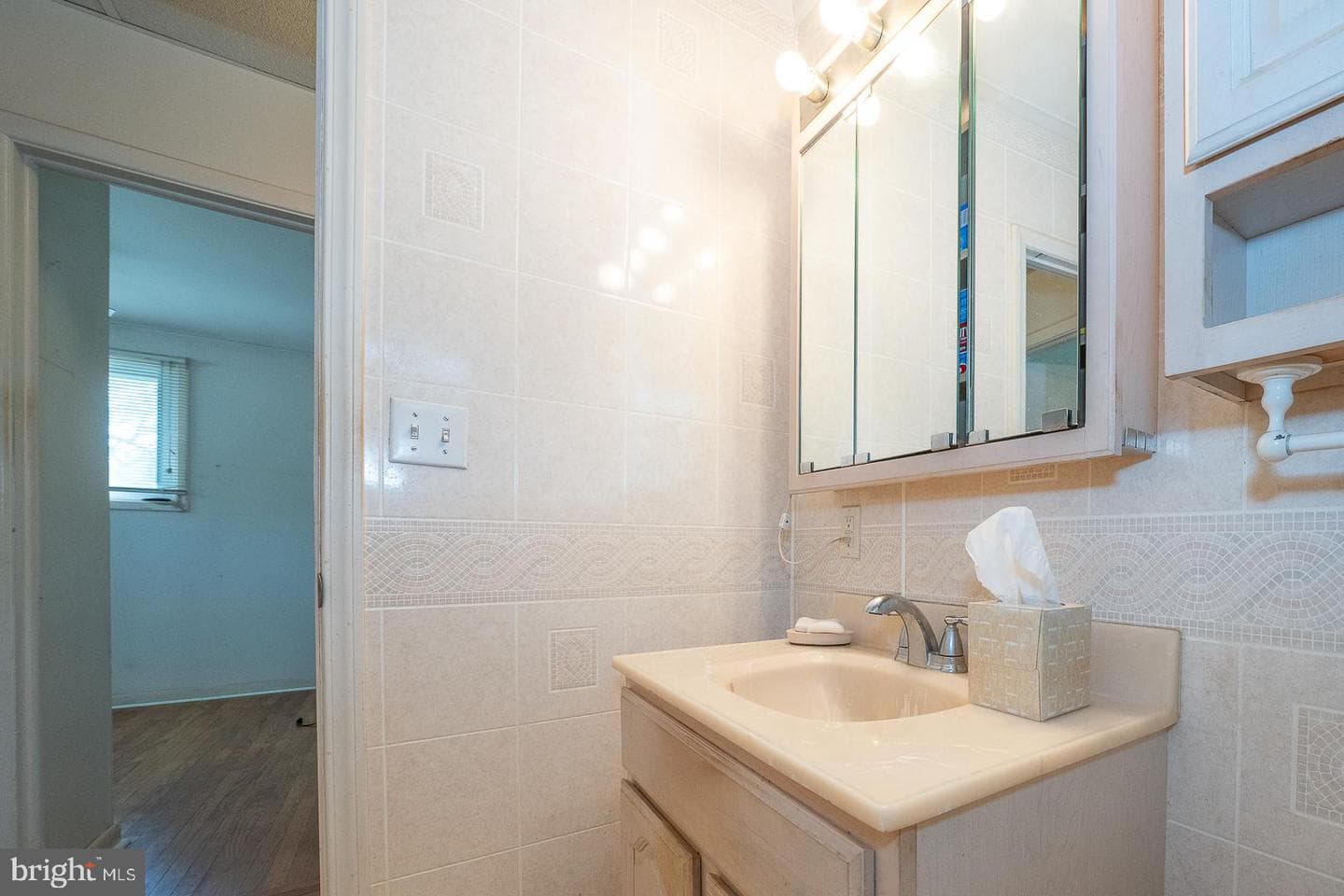 102 Tuscany Road photo 15
