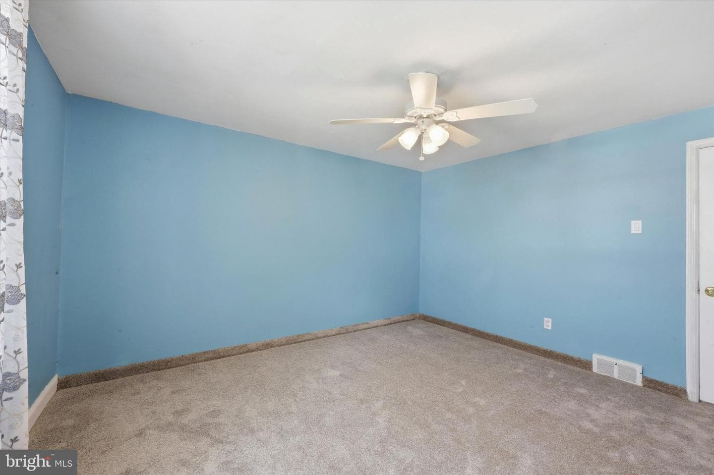 415 Park Drive photo 17
