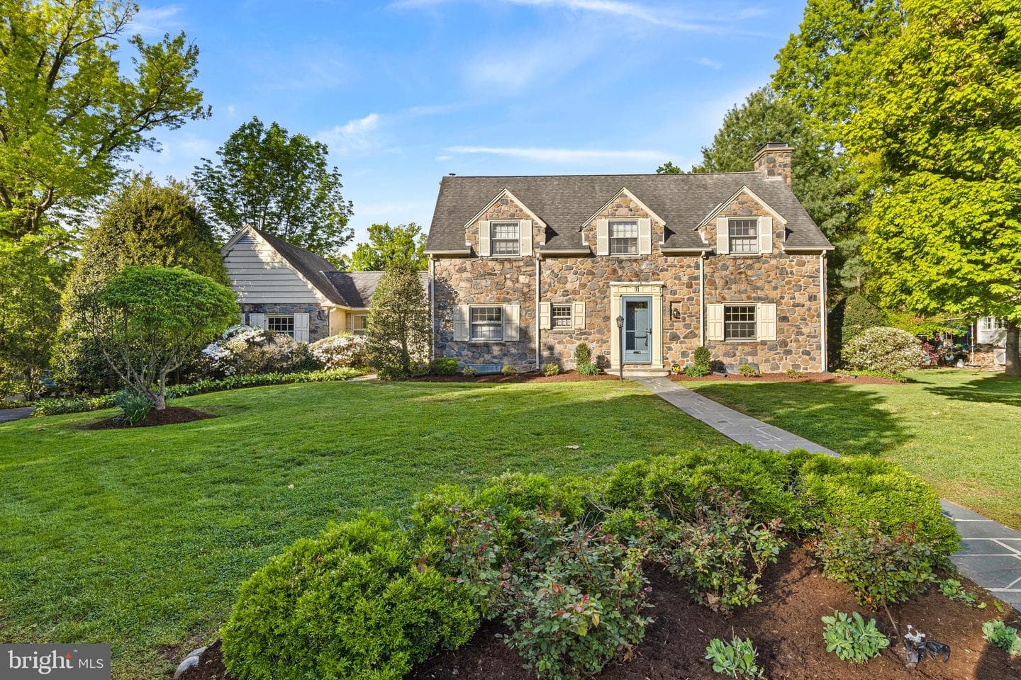 71 Forest Lane